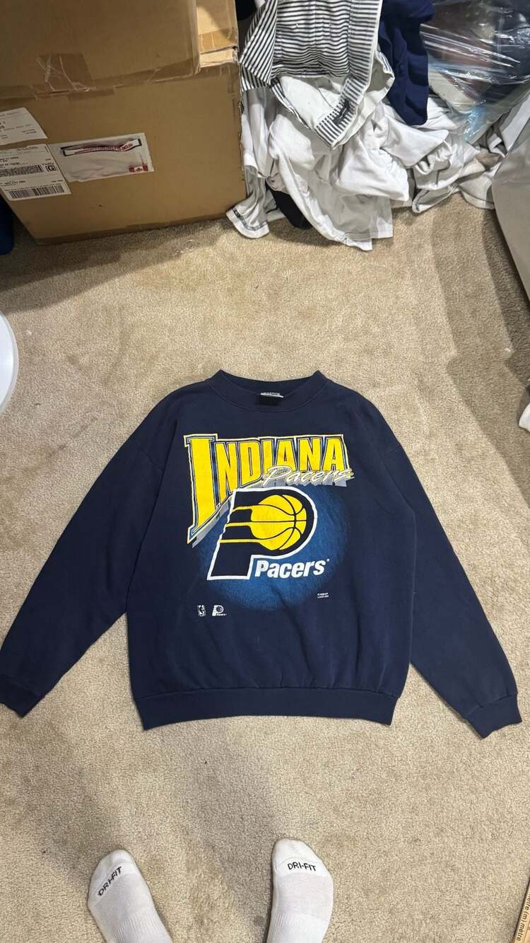 Vintage 1990s Indiana Pacers NBA Graphic Crewneck Sweatshirt Navy Blue